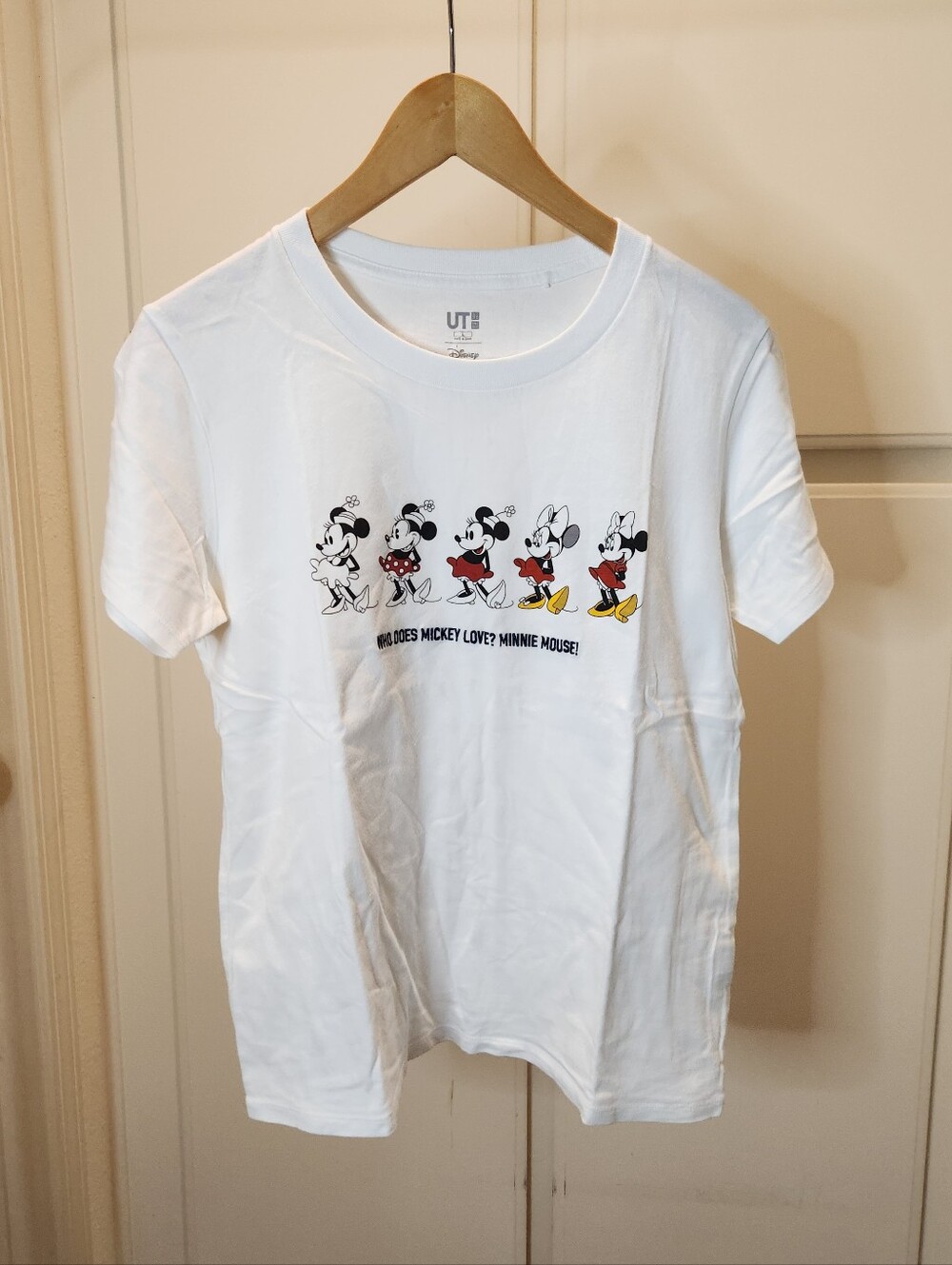 Uniqlo and Disney collab minnie mouse white tshirt top